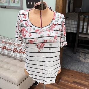 Maurices Floral Striped Short Sleeve Women's Tee